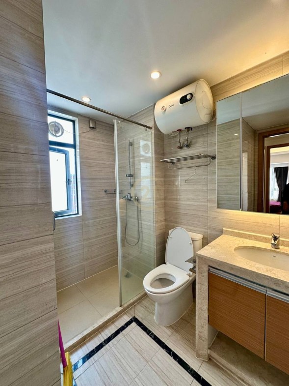 Special Price 2 Bedroom For Rent at R&F