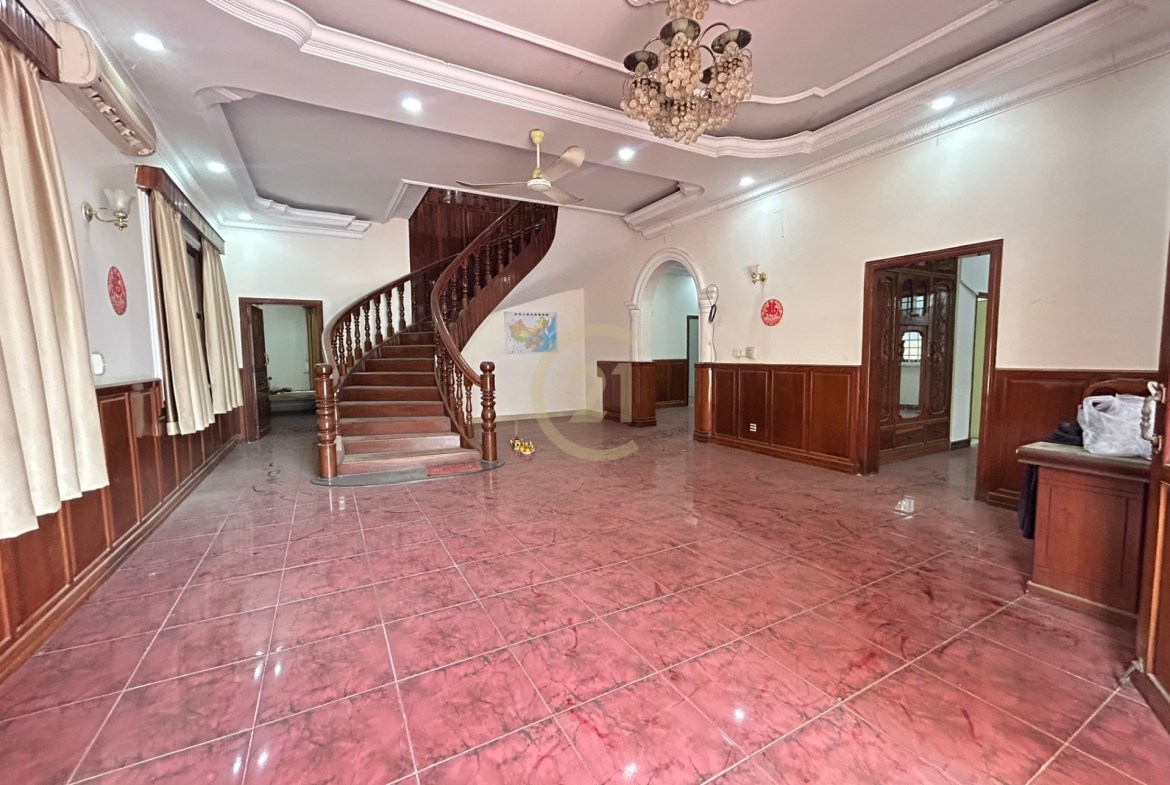 Spacious 6-Bedroom Villa with Luxurious Amenities in Toul Kork