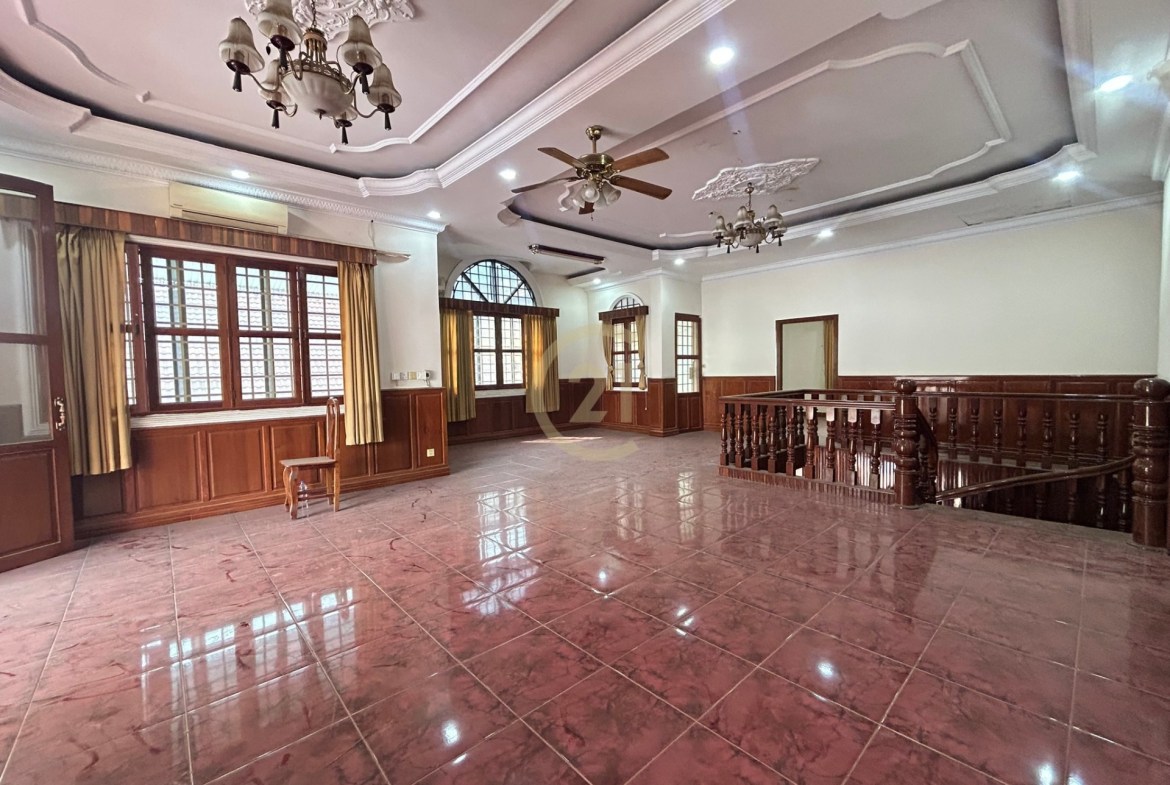 Spacious 6-Bedroom Villa with Luxurious Amenities in Toul Kork