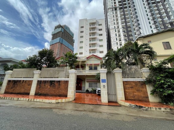Modern Villa for Rent in Toul Kork – Spacious and Fully Furnished