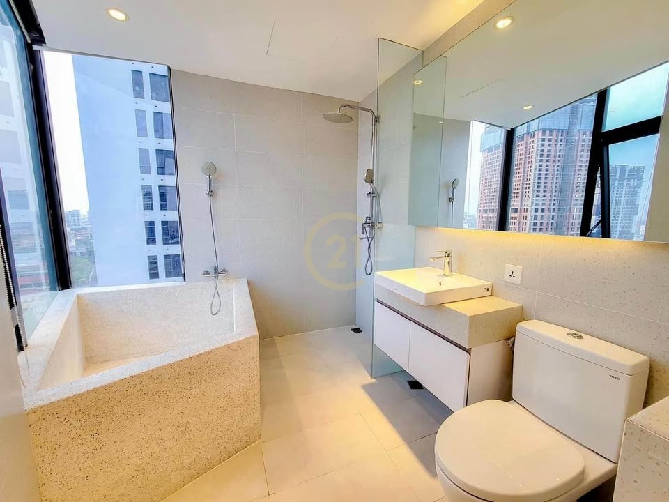 PRECIOUS THREE BEDROOM FOR RENT