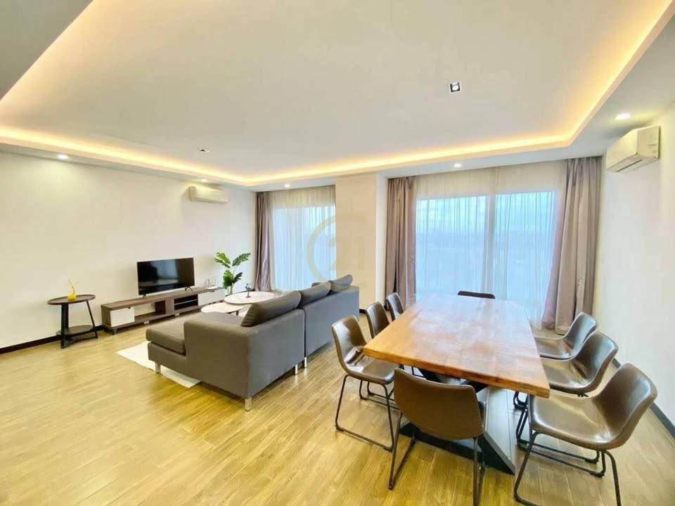SPECIOUS FOUR BEDROOM FOR RENT