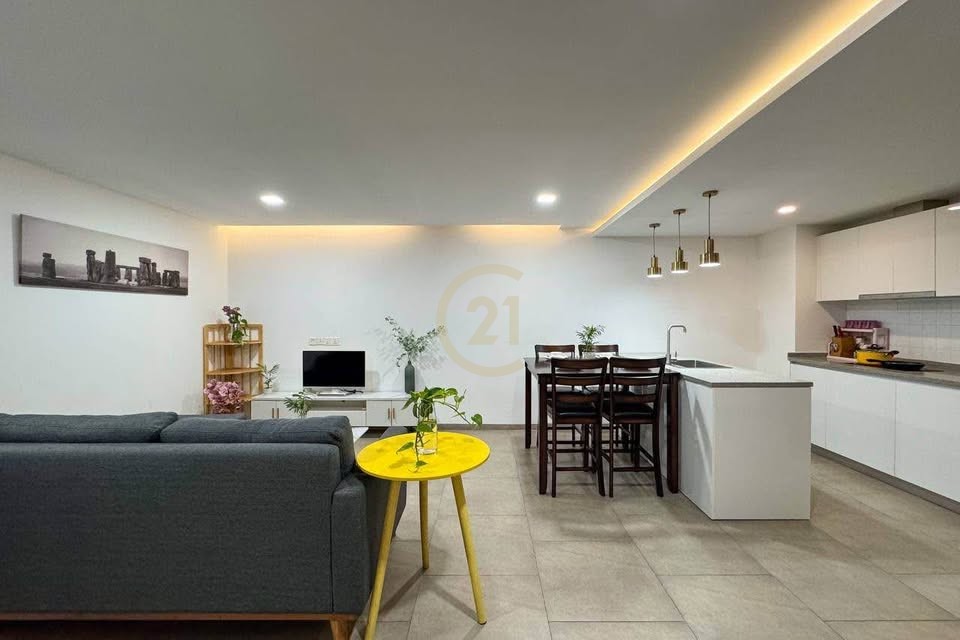 VINTAGE TWO BEDROOM FOR RENT