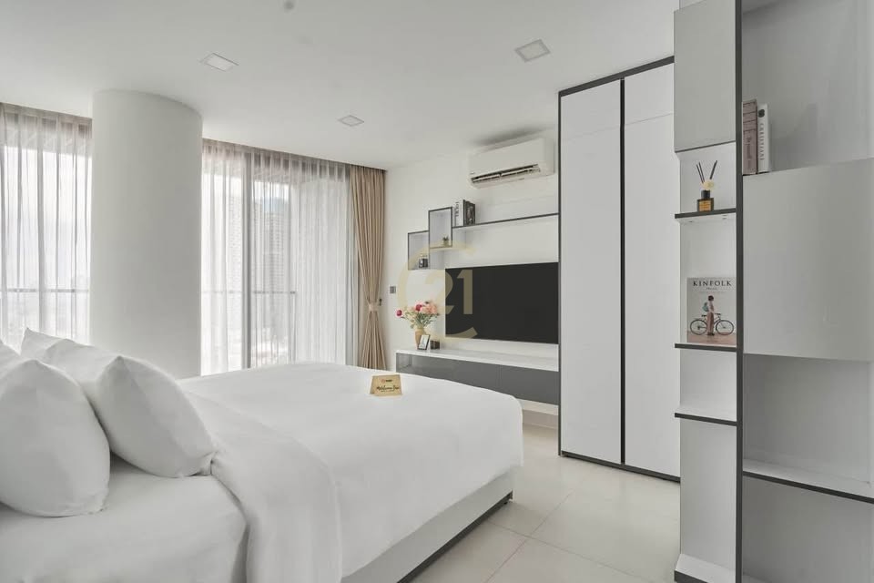 PRECIOUS THREE BEDROOM FOR RENT
