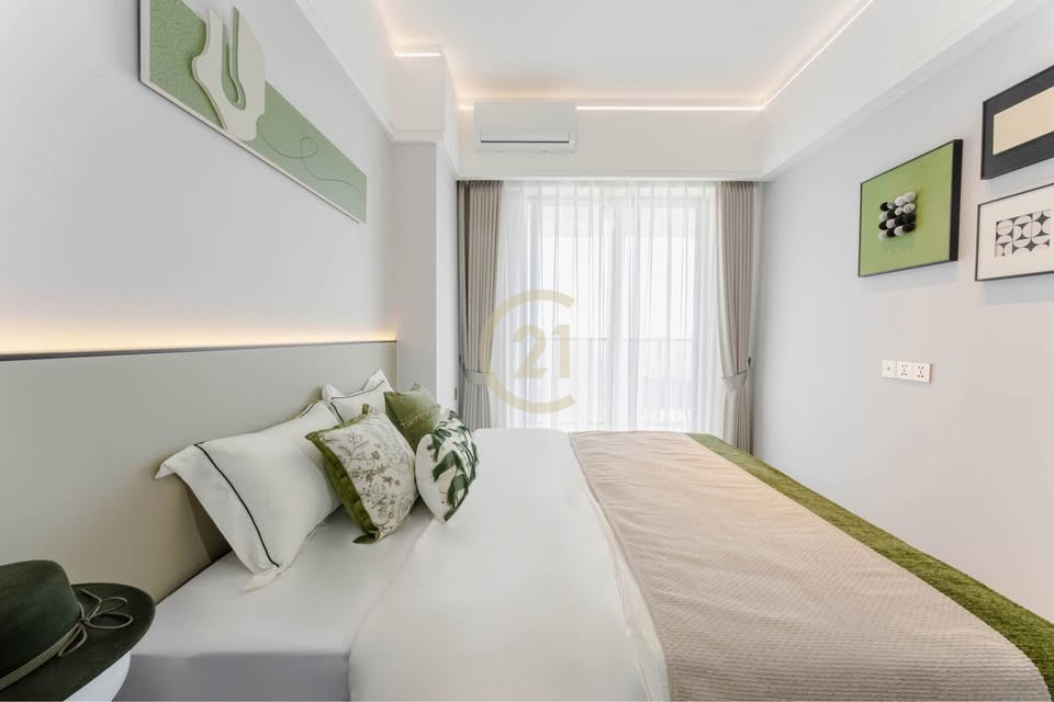 VINTAGE TWO BEDROOM FOR RENT