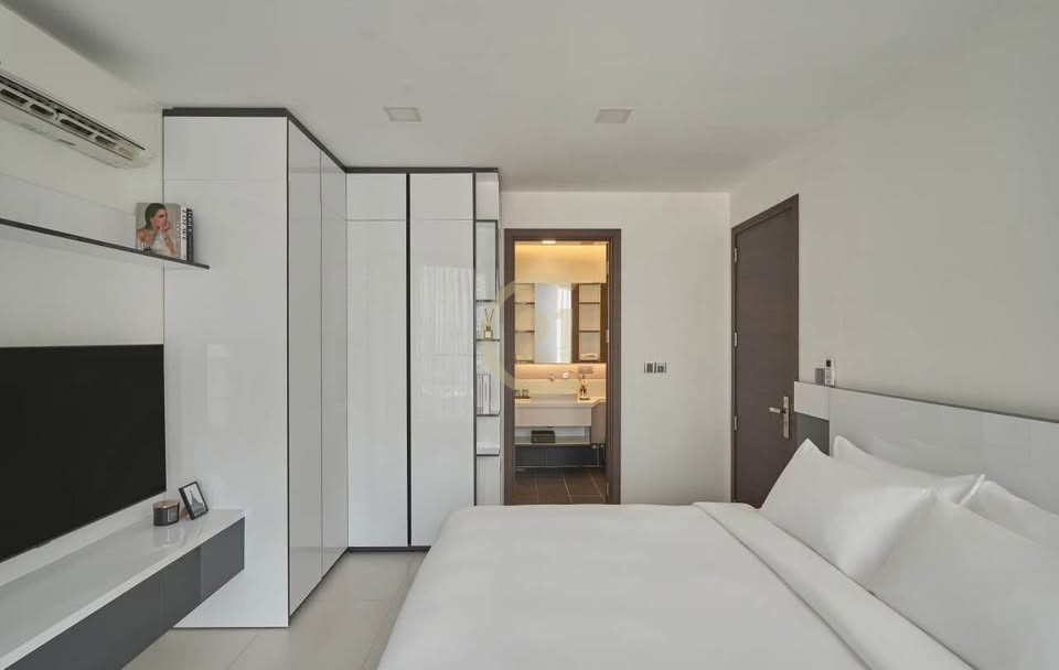 PRECIOUS THREE BEDROOM FOR RENT