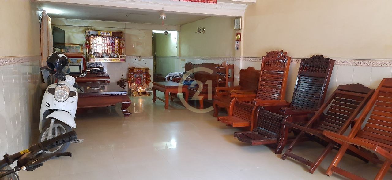 Spacious 3-Bedroom House for Sale in Tang Krasang