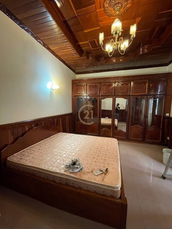 Modern Villa for Rent in Toul Kork – Spacious and Fully Furnished