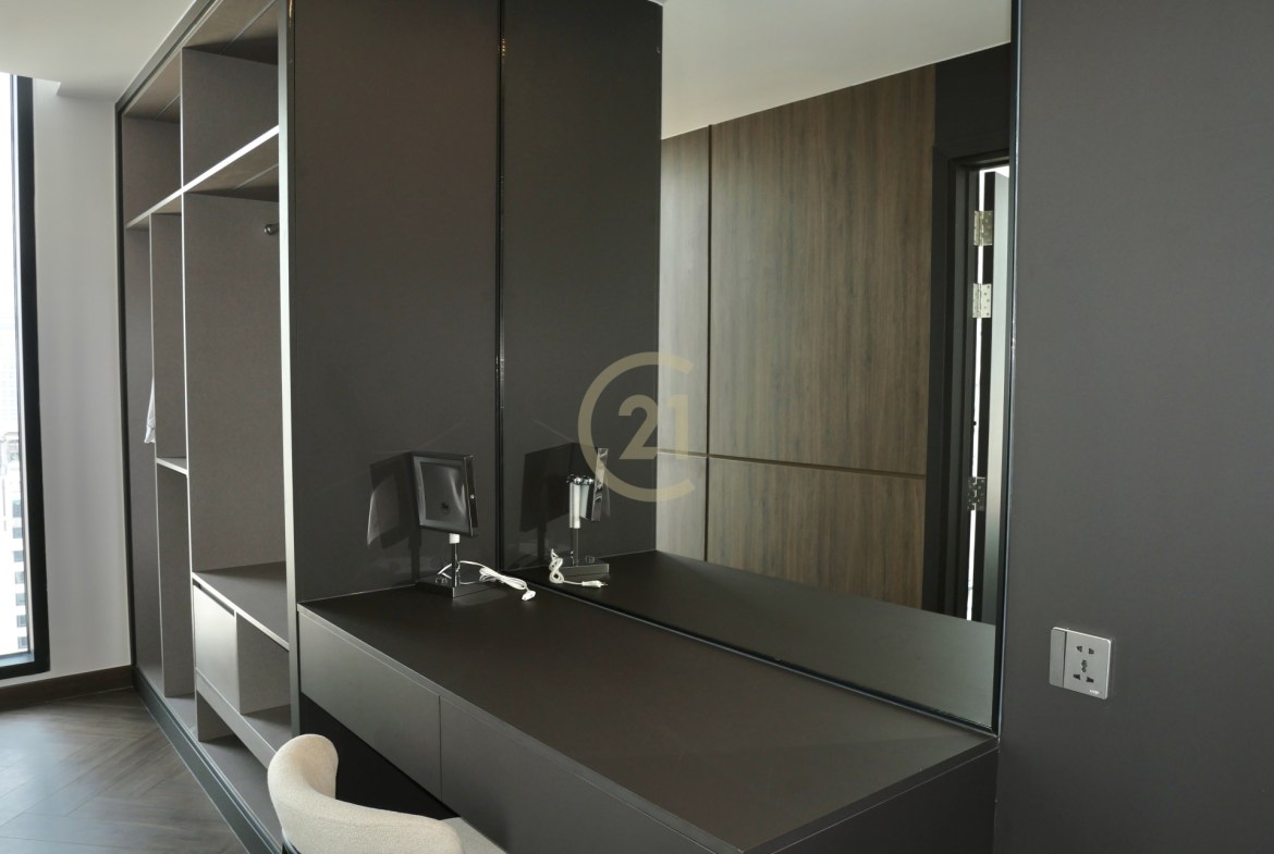 Luxurious Living Space Penthouse Perfection – 450sqm| Brand New