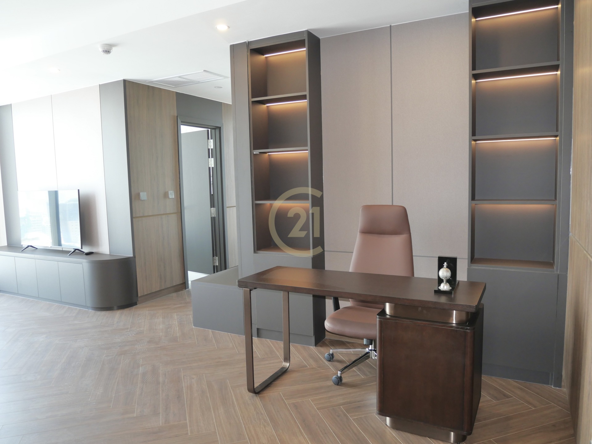 Luxurious Living Space Penthouse Perfection – 450sqm| Brand New
