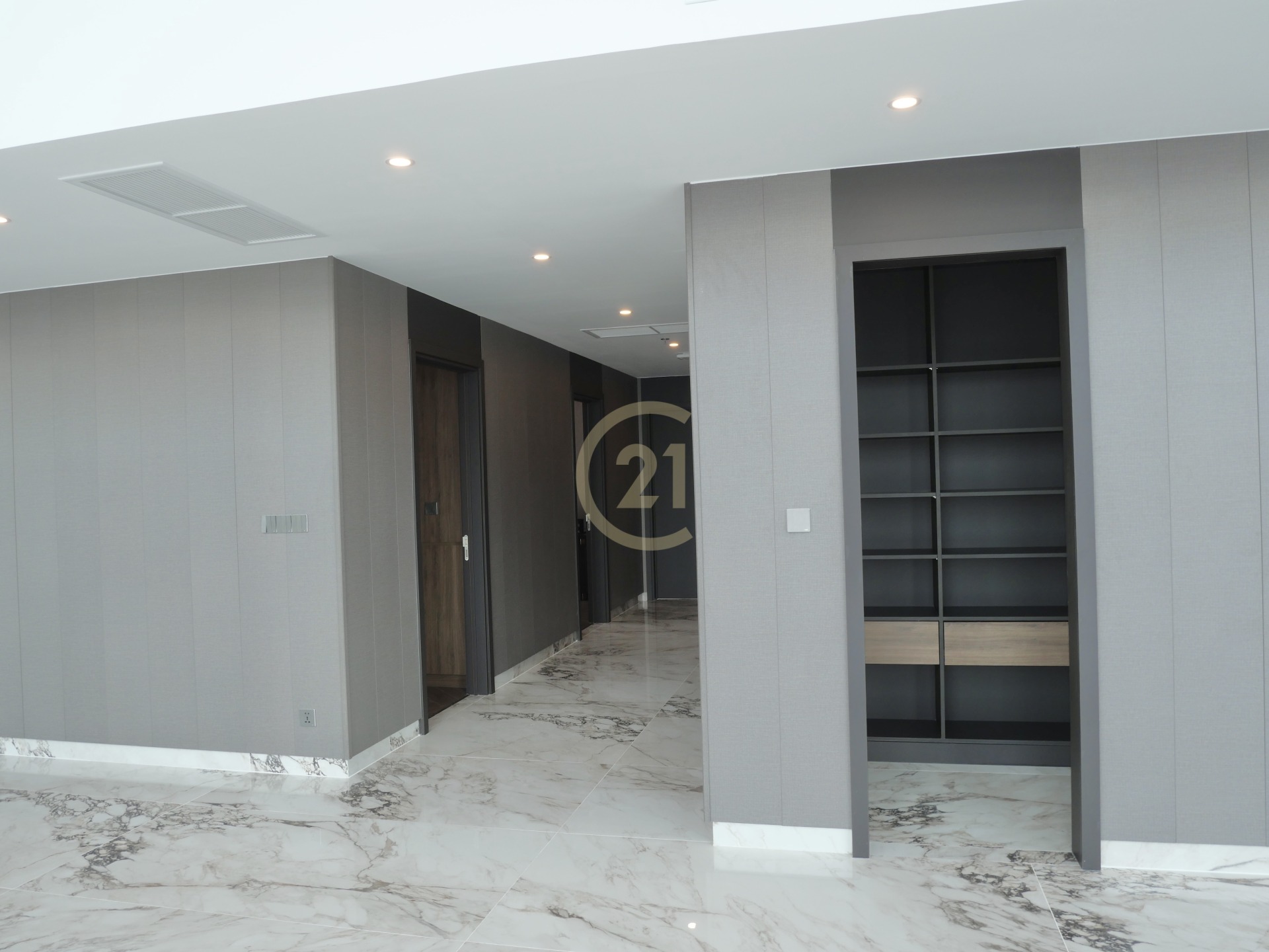 Luxurious Living Space Penthouse Perfection – 450sqm| Brand New