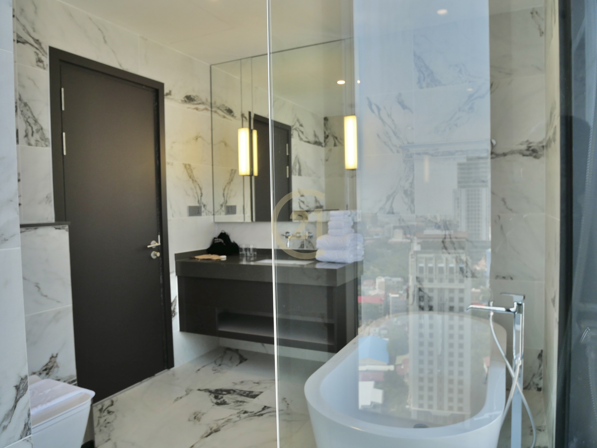 Luxurious Living Space Penthouse Perfection – 450sqm| Brand New