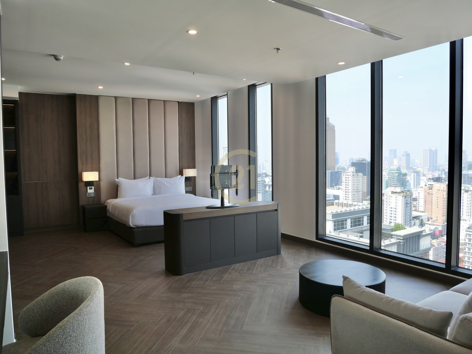 Luxurious Living Space Penthouse Perfection – 450sqm| Brand New