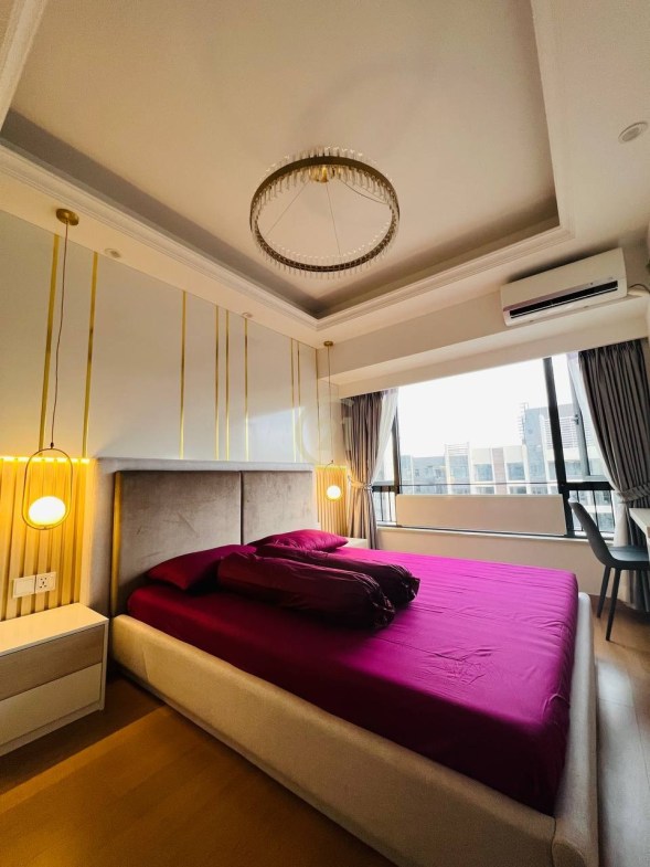 Luxury 2 Bedroom For Rent at R&F Condo