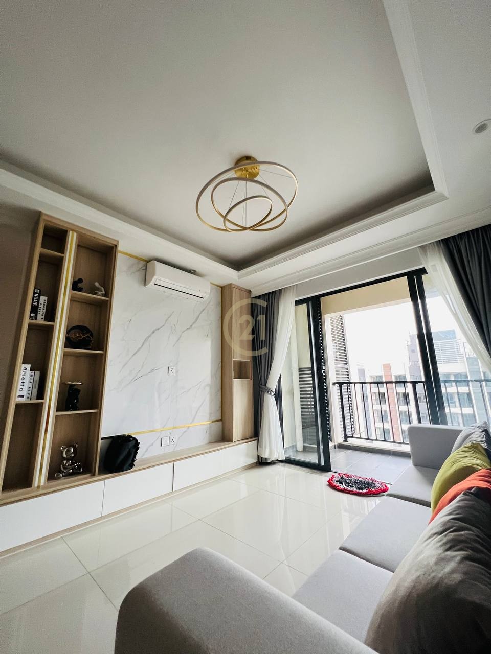Luxury 2 Bedroom For Rent at R&F Condo