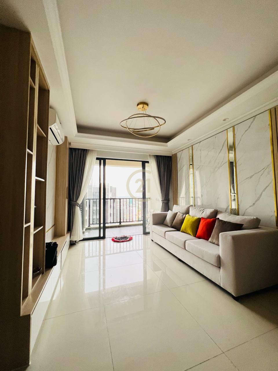 Luxury 2 Bedroom For Rent at R&F Condo