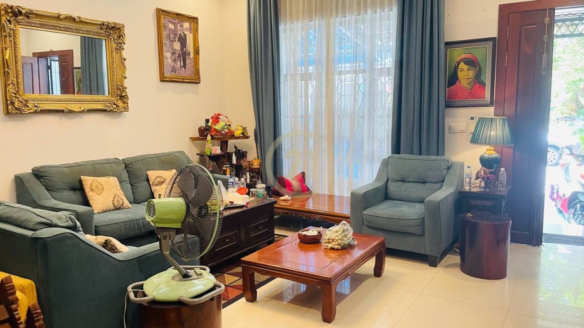 Luxury Villa For Rent At Villa Town