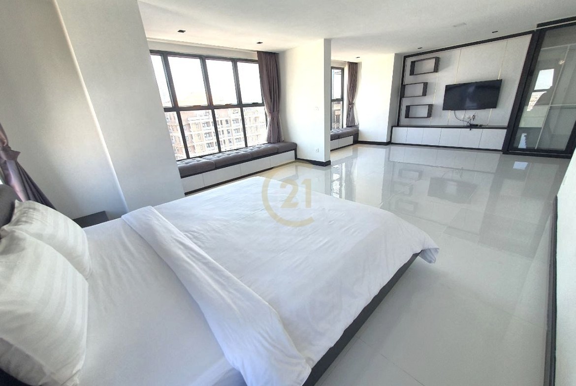 Specious 2 Bedroom Penthouse For Rent at TK