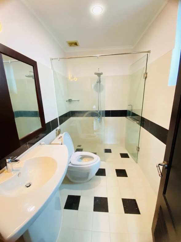 Luxury One Bedroom for Rent at Beoung Trobek, Phnom Penh