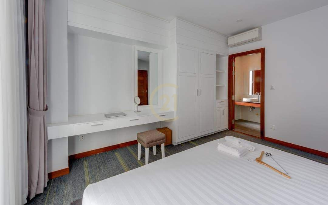 Western Two Bedroom for rent at BKK1