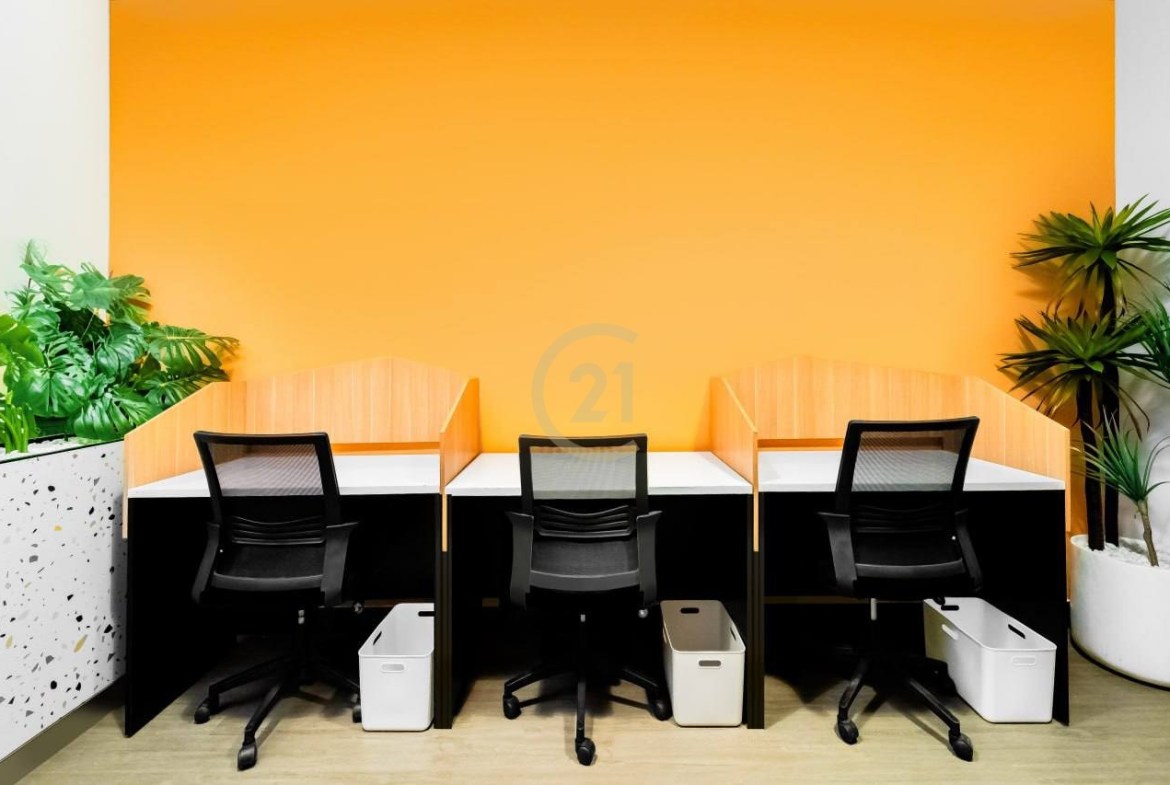VINTAGE OFFICE SPACE FOR RENT