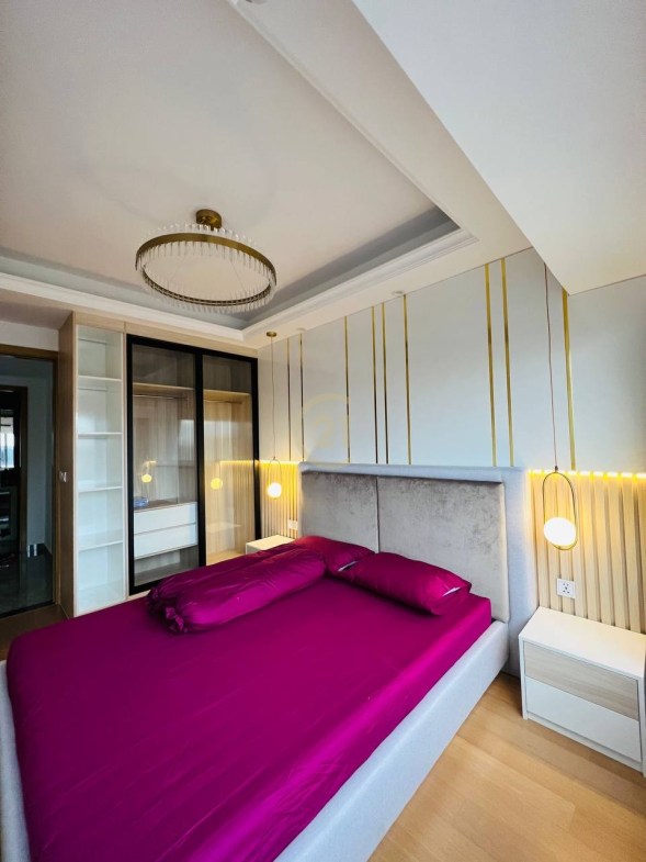Luxury 2 Bedroom For Rent at R&F Condo