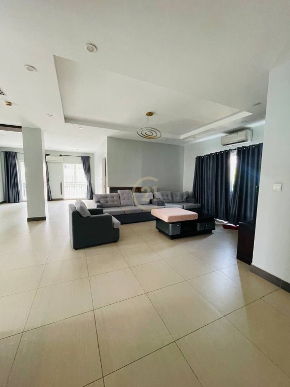 Elegant 4-Bedroom Apartment in Psar Derm T’kov