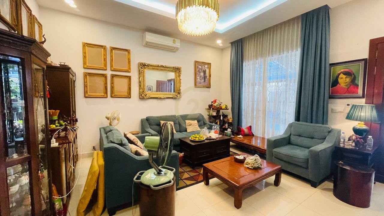Luxury Villa For Rent At Villa Town