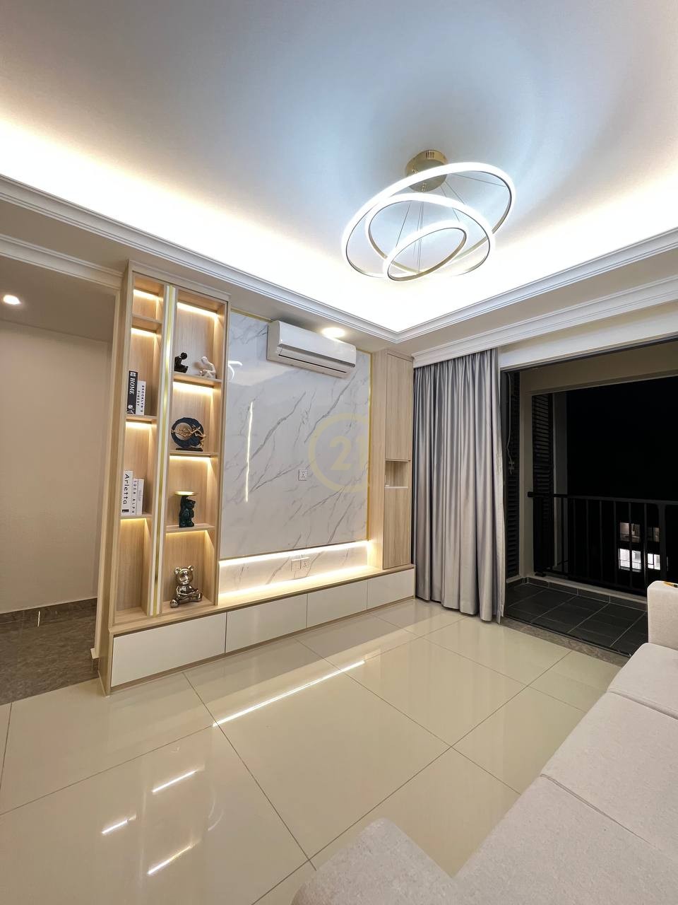 Luxury 2 Bedroom For Rent at R&F Condo