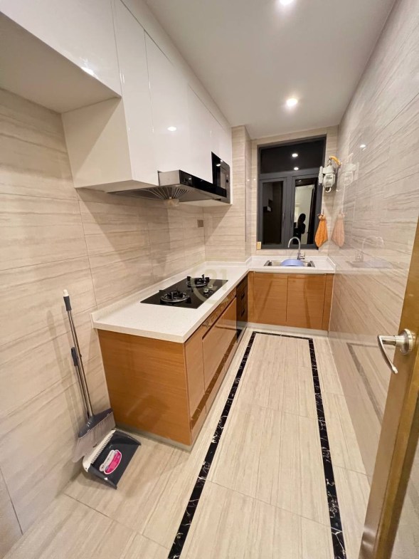 Luxury 2 Bedroom For Rent at R&F Condo