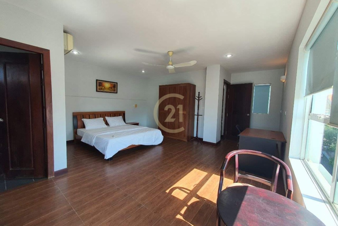 CLASSIC TWO BEDROOM FOR RENT