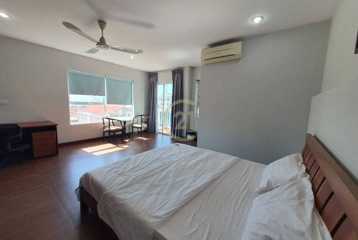 CLASSIC TWO BEDROOM FOR RENT