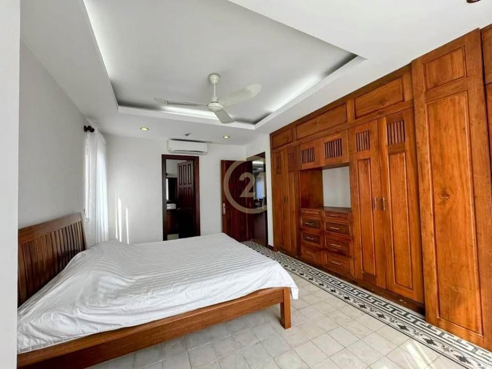 WESTERN THREE BEDROOM FOR RENT