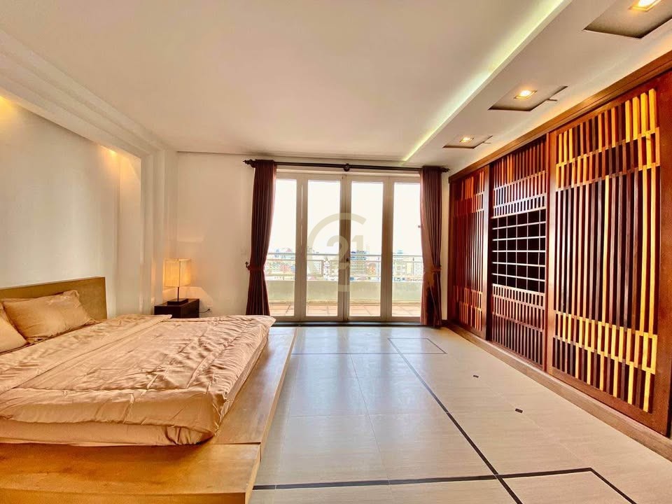 CLASSIC TWO BEDROOM FOR RENT