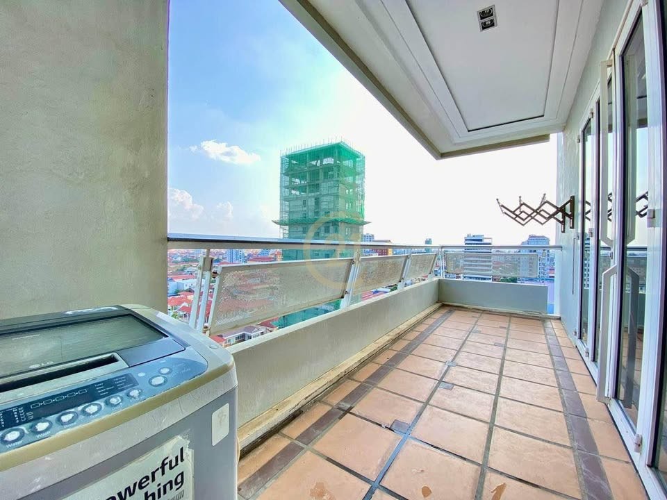 CLASSIC TWO BEDROOM FOR RENT