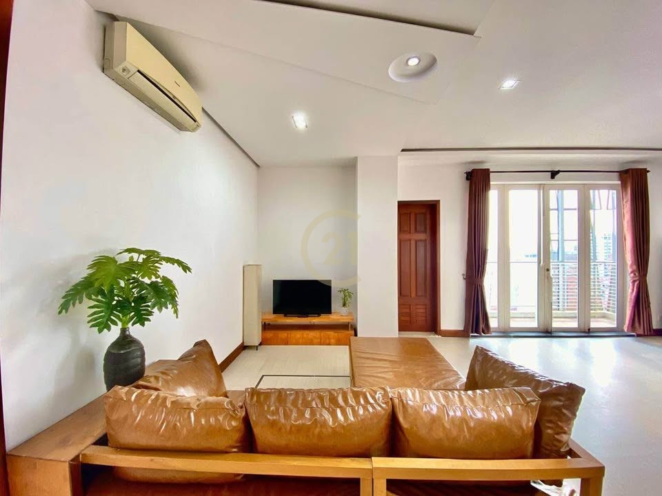 CLASSIC TWO BEDROOM FOR RENT