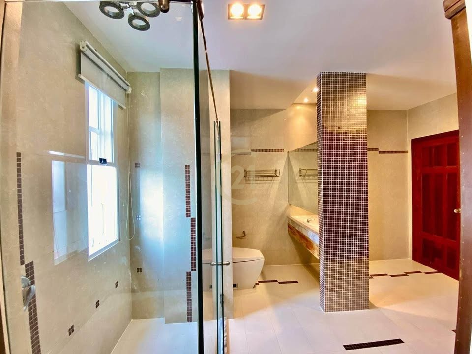 CLASSIC TWO BEDROOM FOR RENT