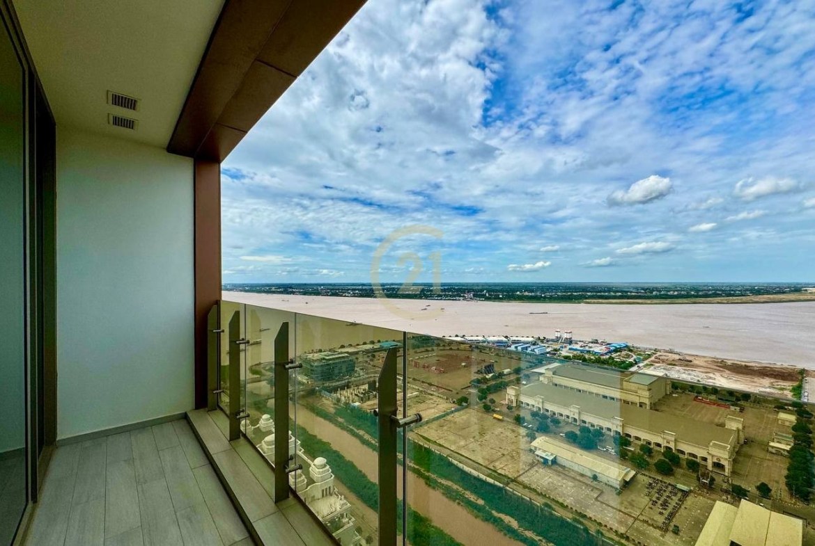 LUXURIOUS THREE BEDROOM FOR RENT