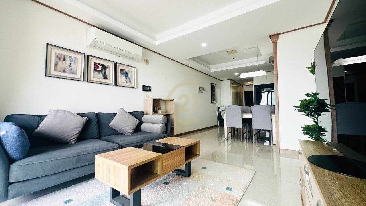 VINTAGE ONE BEDROOM FOR RENT