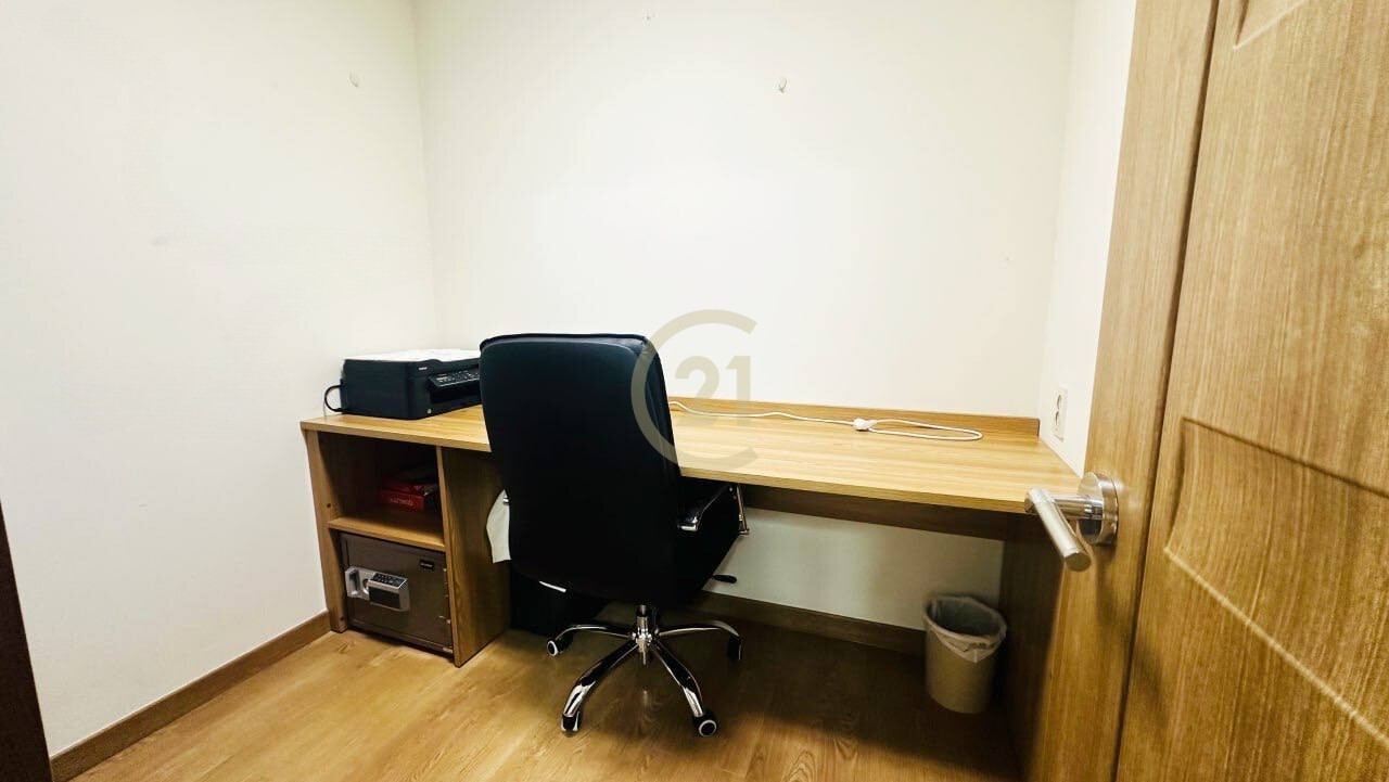 VINTAGE ONE BEDROOM FOR RENT