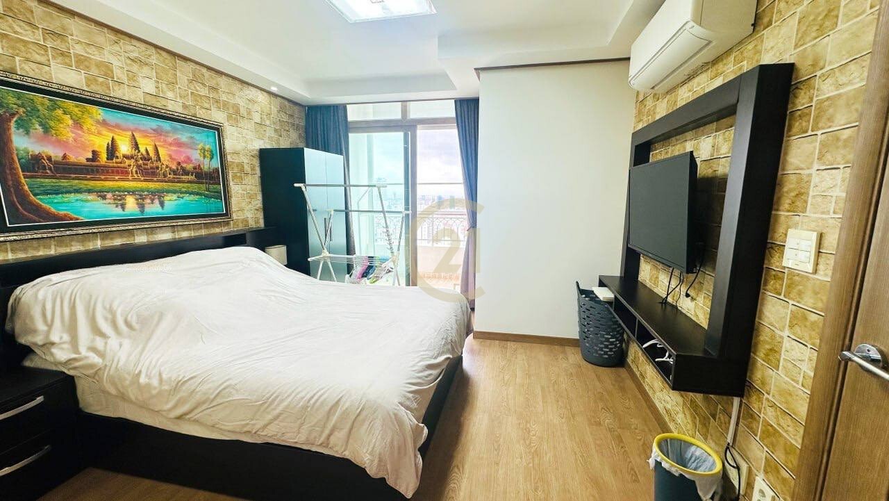 VINTAGE ONE BEDROOM FOR RENT