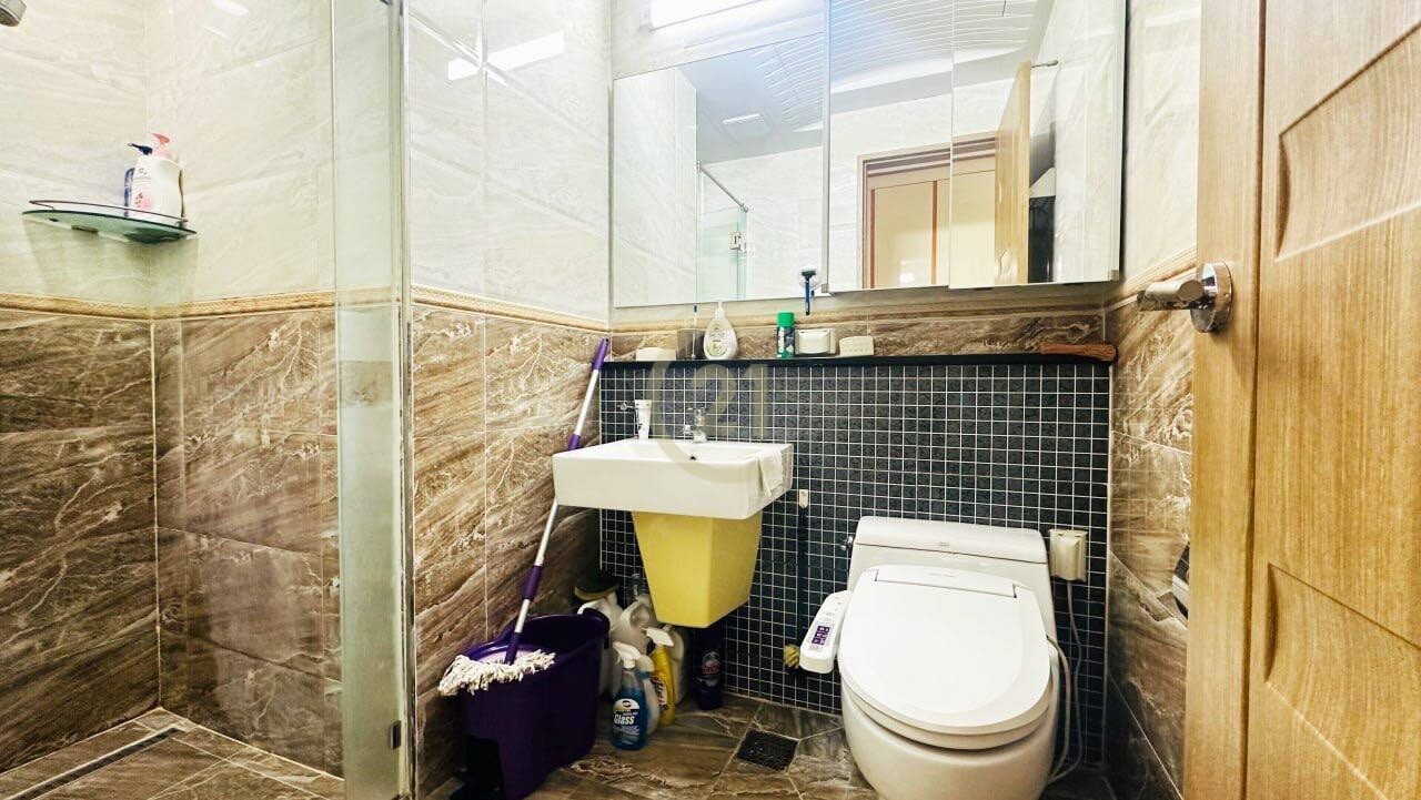 VINTAGE ONE BEDROOM FOR RENT