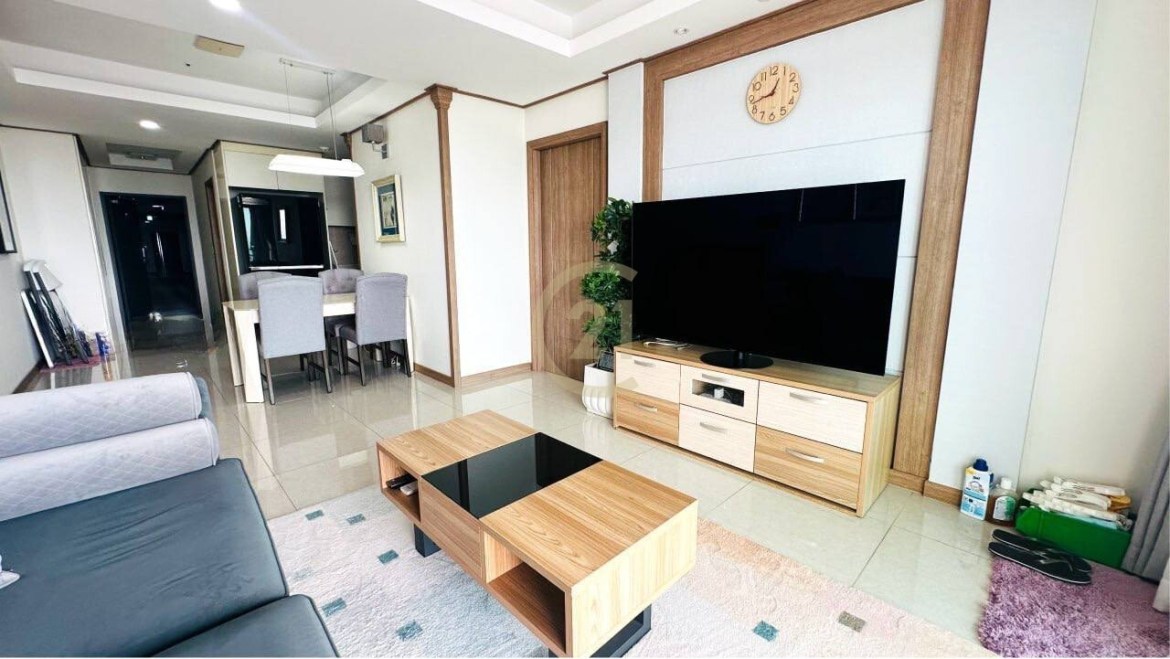 VINTAGE ONE BEDROOM FOR RENT