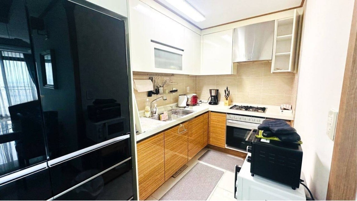 VINTAGE ONE BEDROOM FOR RENT