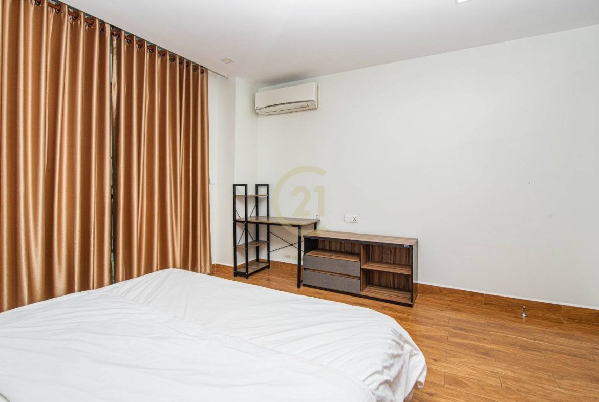 WESTERN TWO BEDROOM FOR RENT