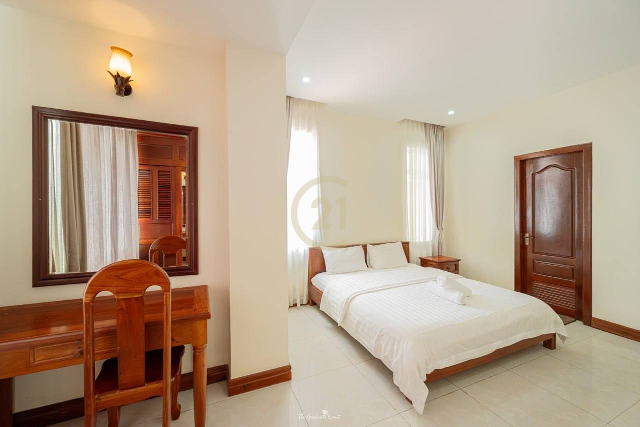 CLASSIC TWO BEDROOM FOR RENT