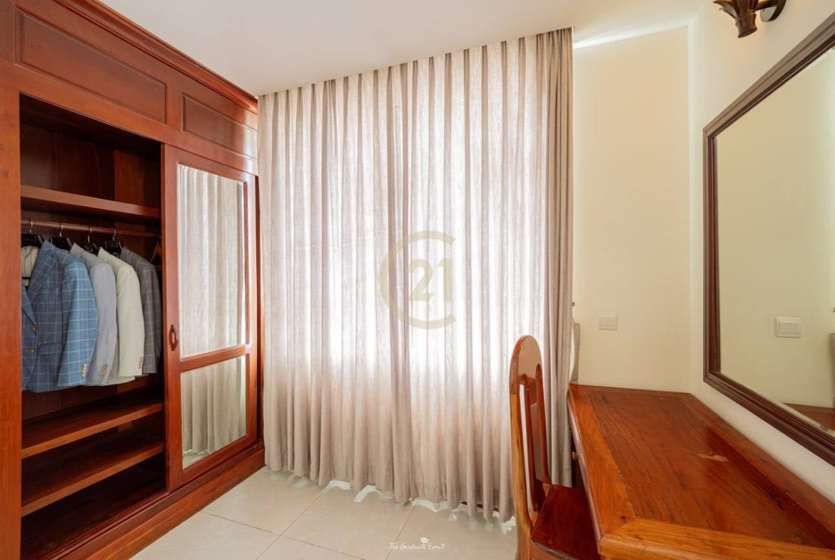 CLASSIC TWO BEDROOM FOR RENT