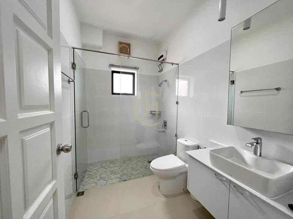 LUXURIOUS THREE BEDROOM FOR RENT