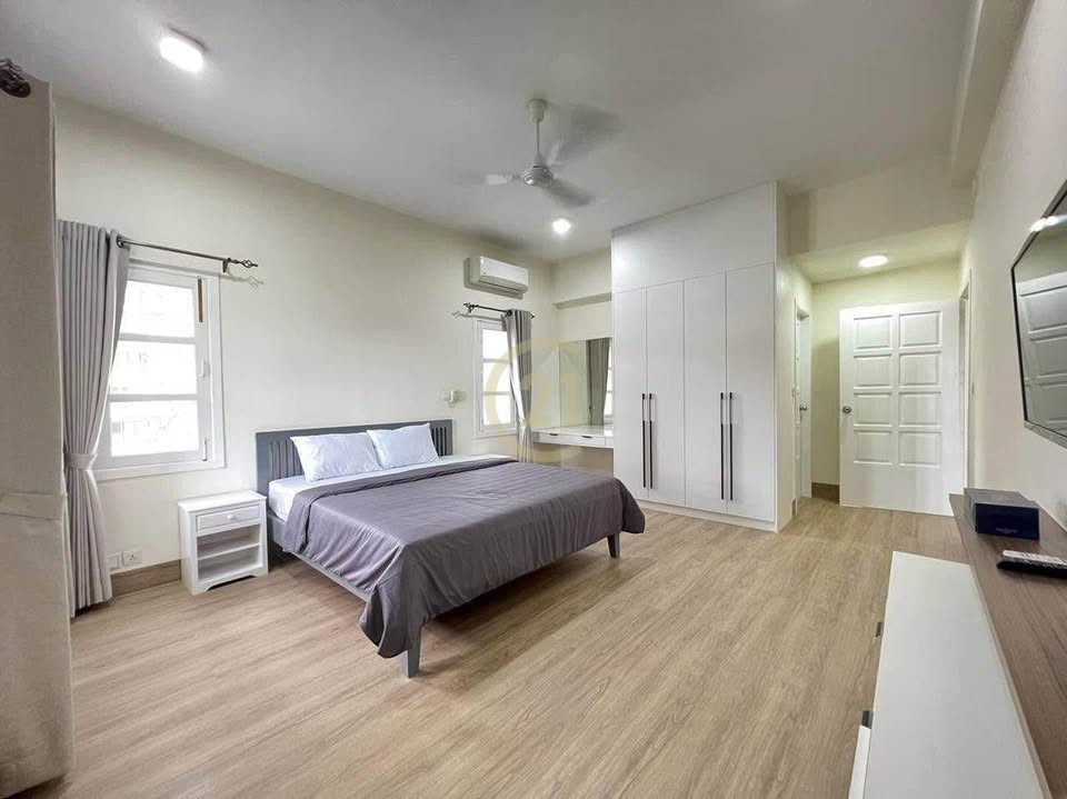 LUXURIOUS THREE BEDROOM FOR RENT