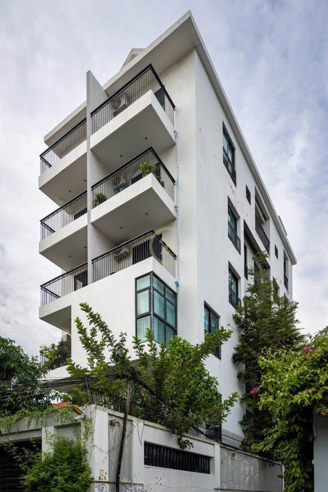 WESTERN THREE BEDROOM FOR RENT